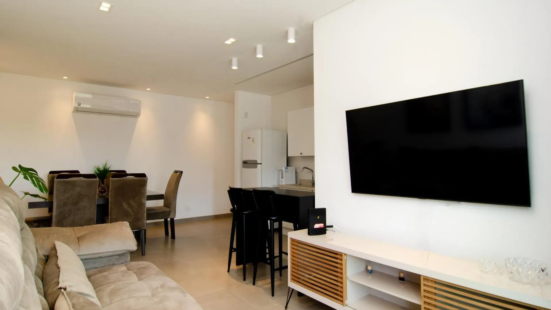 Condominio Club Ao Lado Do Floripa Shopping Ra5043 Florianopolis Brazil